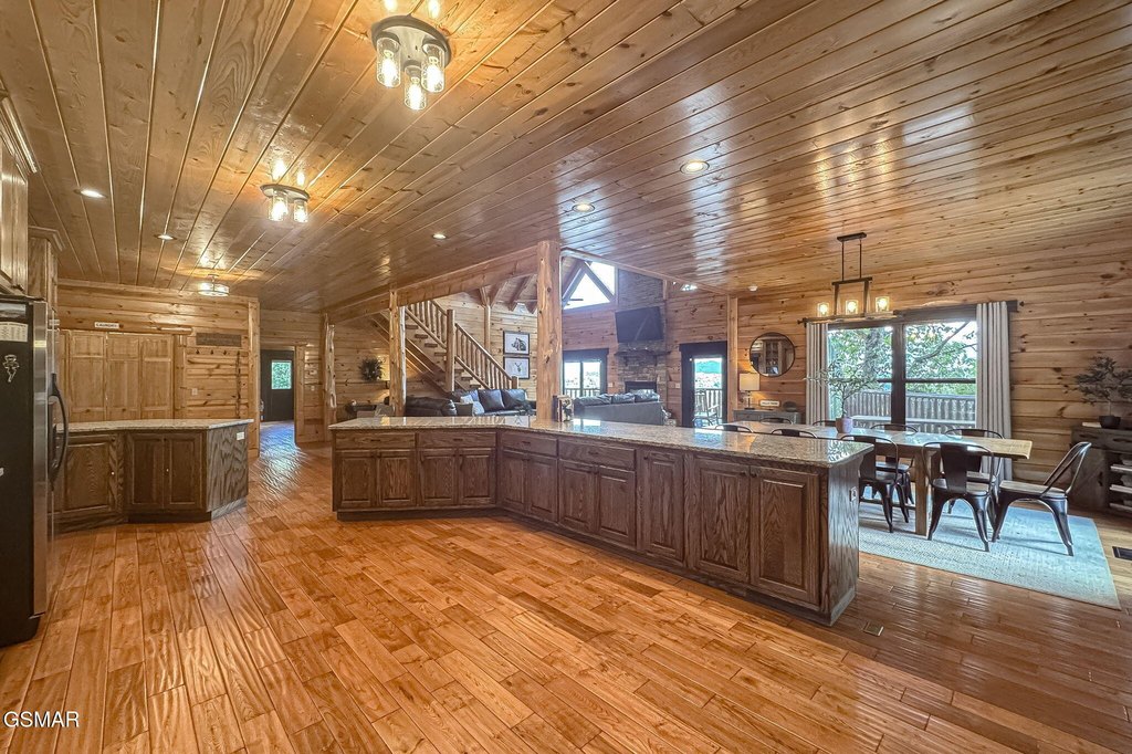 Sevierville, Tennessee, 37876, United States, 3 Bedrooms Bedrooms, ,3.5 BathroomsBathrooms,Residential,Forsale,1960217