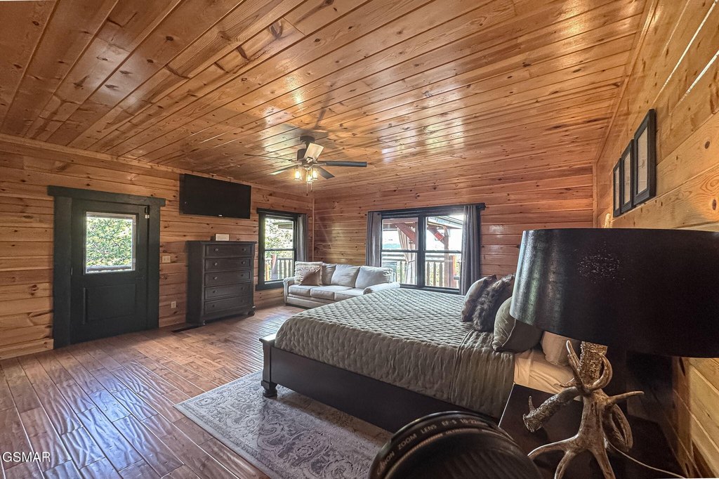 Sevierville, Tennessee, 37876, United States, 3 Bedrooms Bedrooms, ,3.5 BathroomsBathrooms,Residential,Forsale,1960217