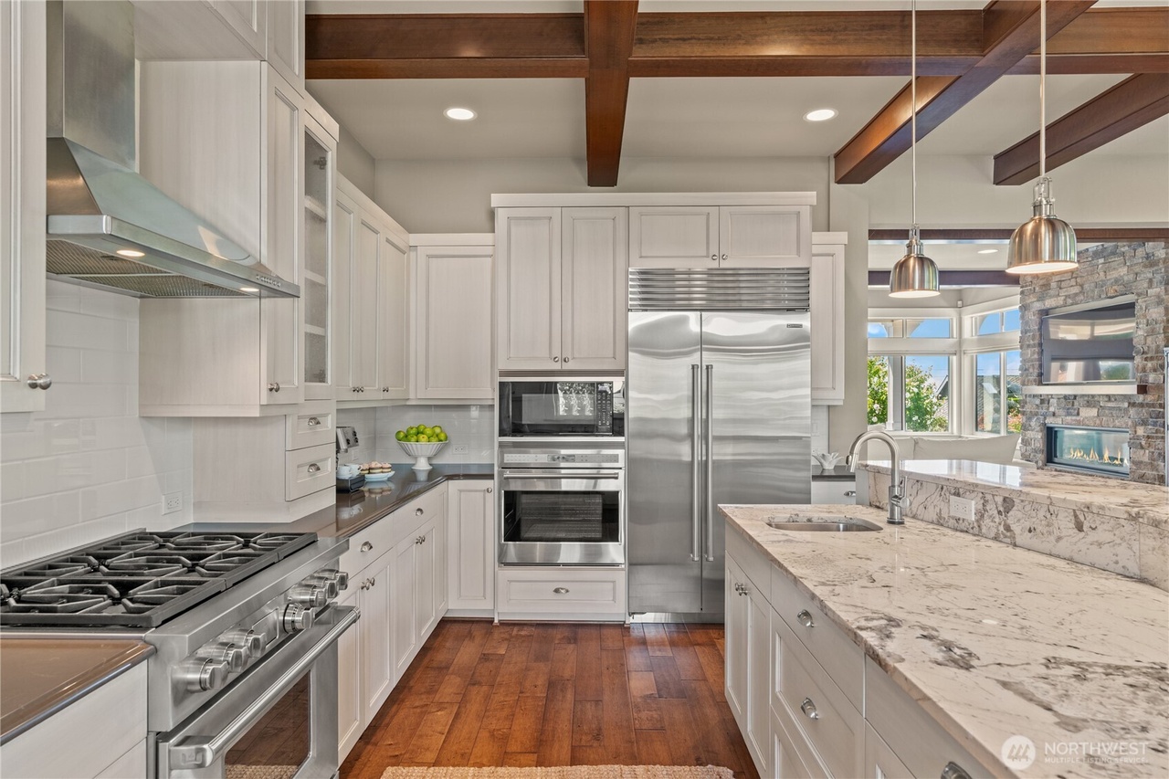 Kirkland, Washington, 98033, United States, 3 Bedrooms Bedrooms, ,3 BathroomsBathrooms,Residential,Forsale,1946229