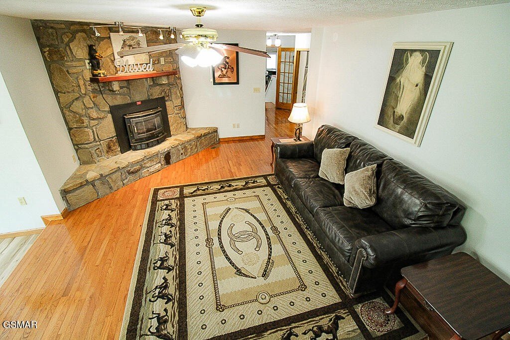 Sevierville, Tennessee, 37876, United States, 4 Bedrooms Bedrooms, ,4 BathroomsBathrooms,Residential,Forsale,1960230