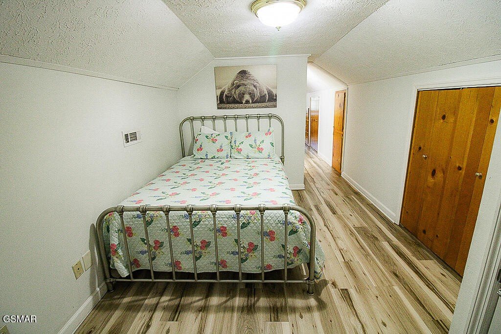 Sevierville, Tennessee, 37876, United States, 4 Bedrooms Bedrooms, ,4 BathroomsBathrooms,Residential,Forsale,1960230