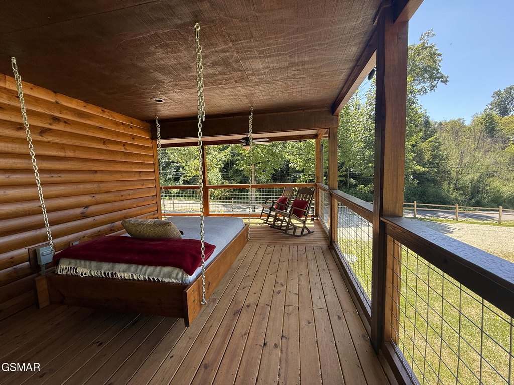 Gatlinburg, Tennessee, 37738, United States, 2 Bedrooms Bedrooms, ,2 BathroomsBathrooms,Residential,Forsale,1960233