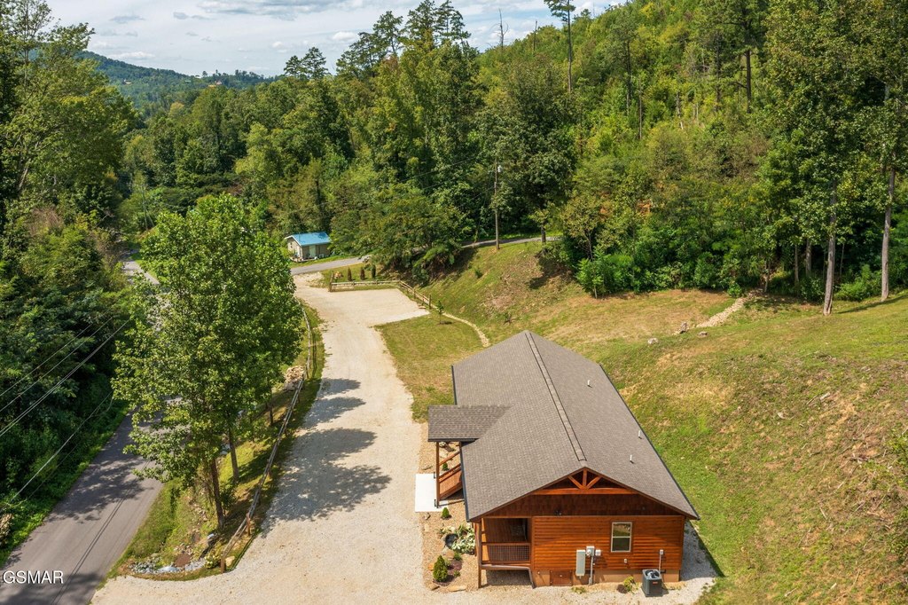 Gatlinburg, Tennessee, 37738, United States, 2 Bedrooms Bedrooms, ,2 BathroomsBathrooms,Residential,Forsale,1960233