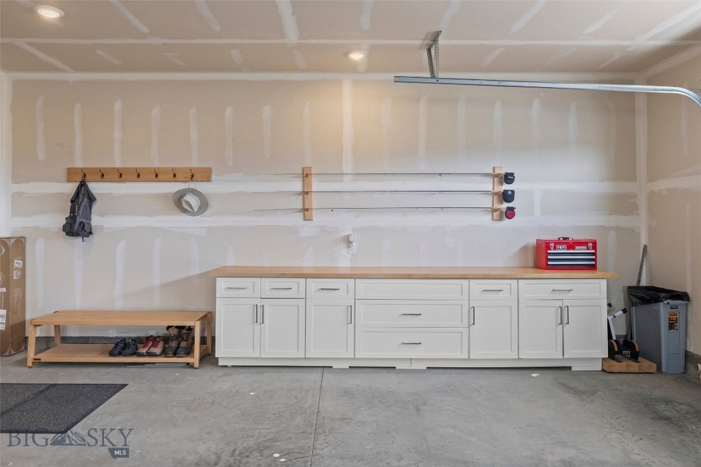 Ennis, Montana, 59729, United States, 3 Bedrooms Bedrooms, ,2 BathroomsBathrooms,Residential,Forsale,1986961