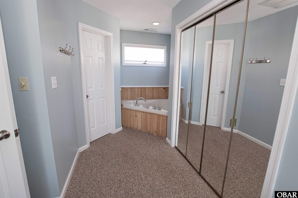 Corolla, North Carolina, 27927, United States, 5 Bedrooms Bedrooms, ,4.5 BathroomsBathrooms,Residential,Forsale,1993784