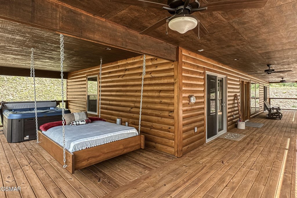 Gatlinburg, Tennessee, 37738, United States, 2 Bedrooms Bedrooms, ,2 BathroomsBathrooms,Residential,Forsale,1960233