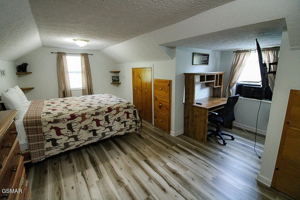 Sevierville, Tennessee, 37876, United States, 4 Bedrooms Bedrooms, ,4 BathroomsBathrooms,Residential,Forsale,1960230