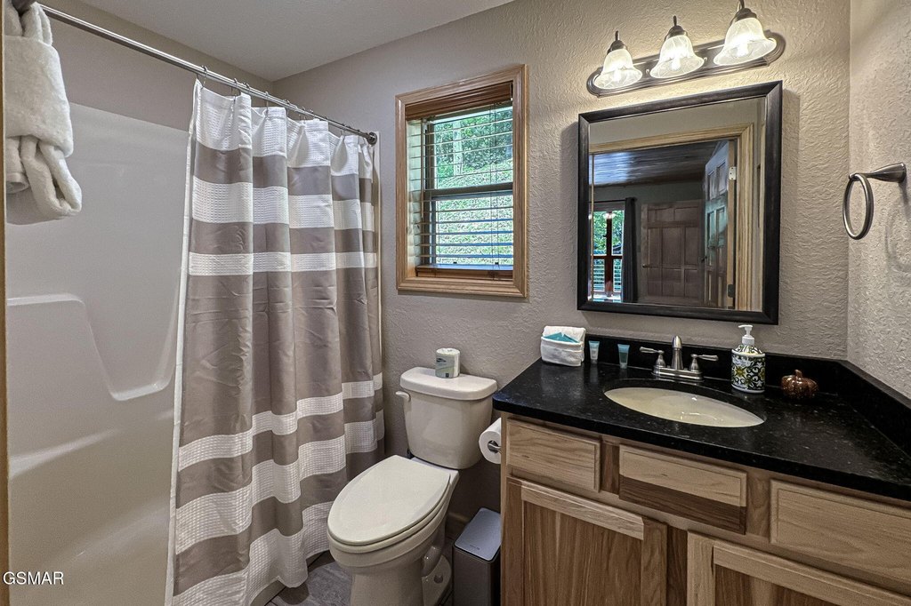 Gatlinburg, Tennessee, 37738, United States, 2 Bedrooms Bedrooms, ,2 BathroomsBathrooms,Residential,Forsale,1960233