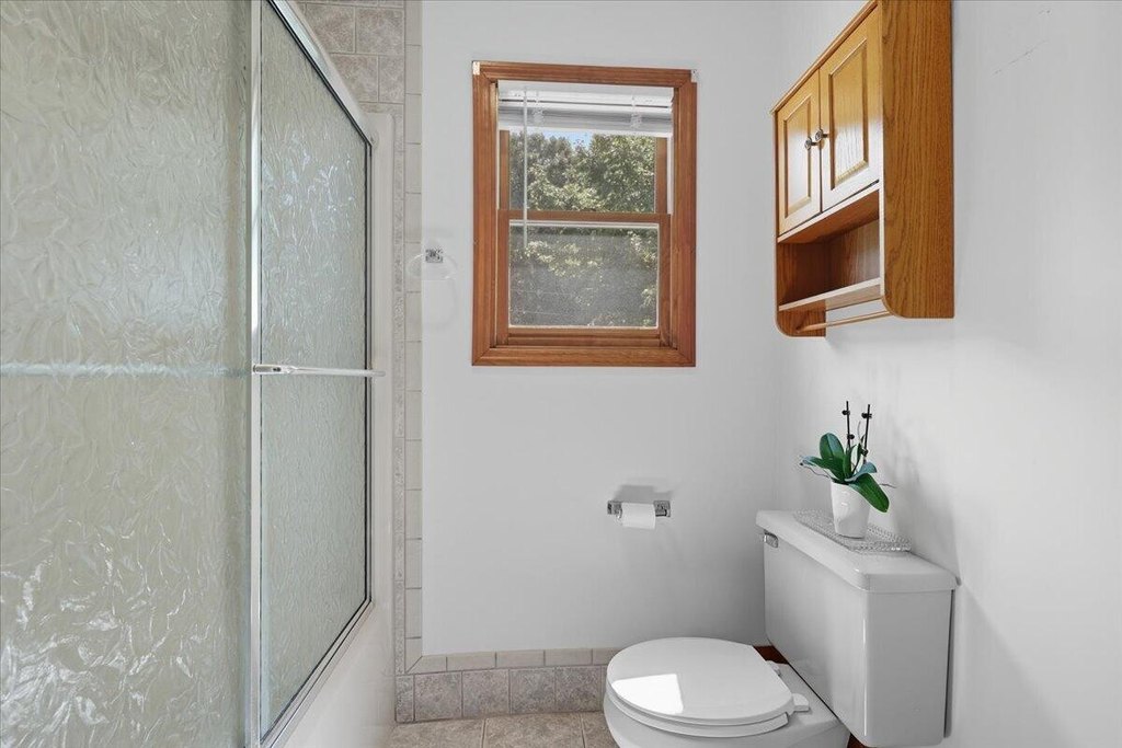 Russellville, Tennessee, 37860, United States, 3 Bedrooms Bedrooms, ,2.5 BathroomsBathrooms,Residential,Forsale,1962207