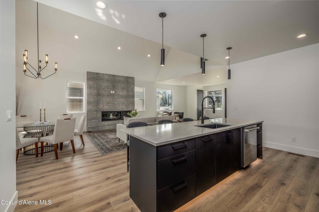 Hayden, Idaho, 83835, United States, 5 Bedrooms Bedrooms, ,4.5 BathroomsBathrooms,Residential,Forsale,1984586