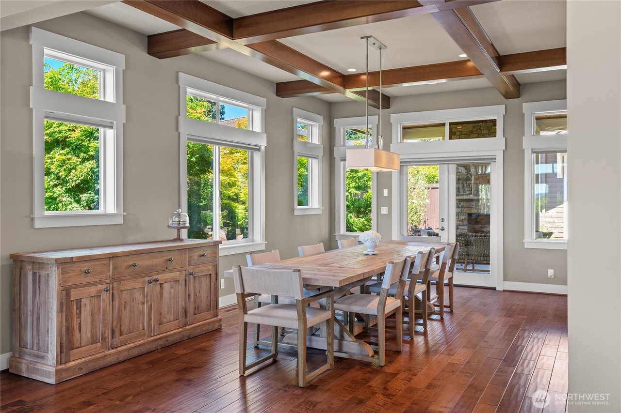 Kirkland, Washington, 98033, United States, 3 Bedrooms Bedrooms, ,3 BathroomsBathrooms,Residential,Forsale,1946229