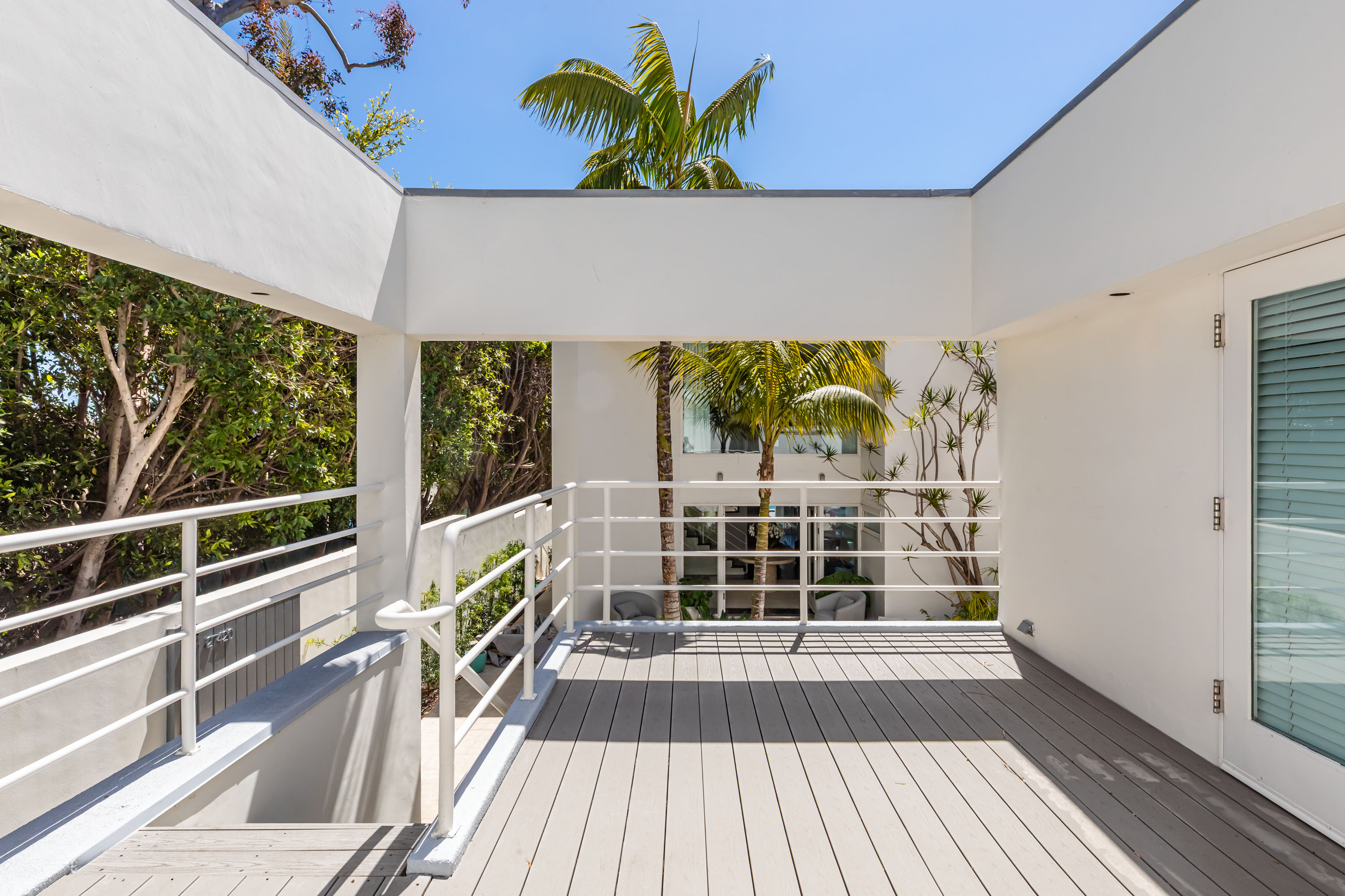 Malibu, California, 90265, United States, 4 Bedrooms Bedrooms, ,5 BathroomsBathrooms,Residential,Forsale,1985957