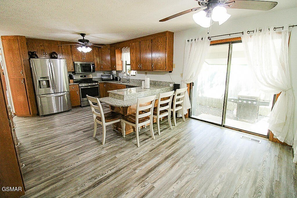 Sevierville, Tennessee, 37876, United States, 4 Bedrooms Bedrooms, ,4 BathroomsBathrooms,Residential,Forsale,1960230