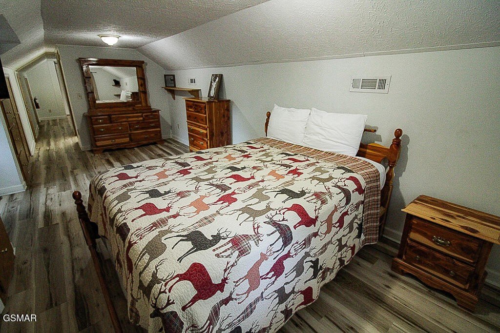 Sevierville, Tennessee, 37876, United States, 4 Bedrooms Bedrooms, ,4 BathroomsBathrooms,Residential,Forsale,1960230