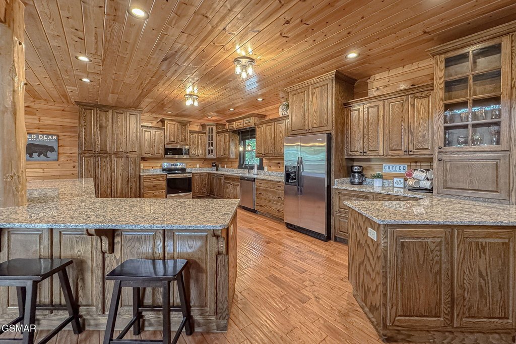 Sevierville, Tennessee, 37876, United States, 3 Bedrooms Bedrooms, ,3.5 BathroomsBathrooms,Residential,Forsale,1960217