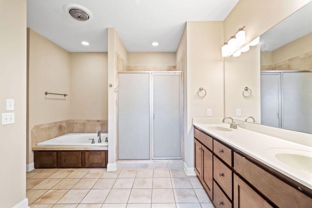 Chattanooga, Tennessee, 37421, United States, 3 Bedrooms Bedrooms, ,2 BathroomsBathrooms,Residential,Forsale,1946773