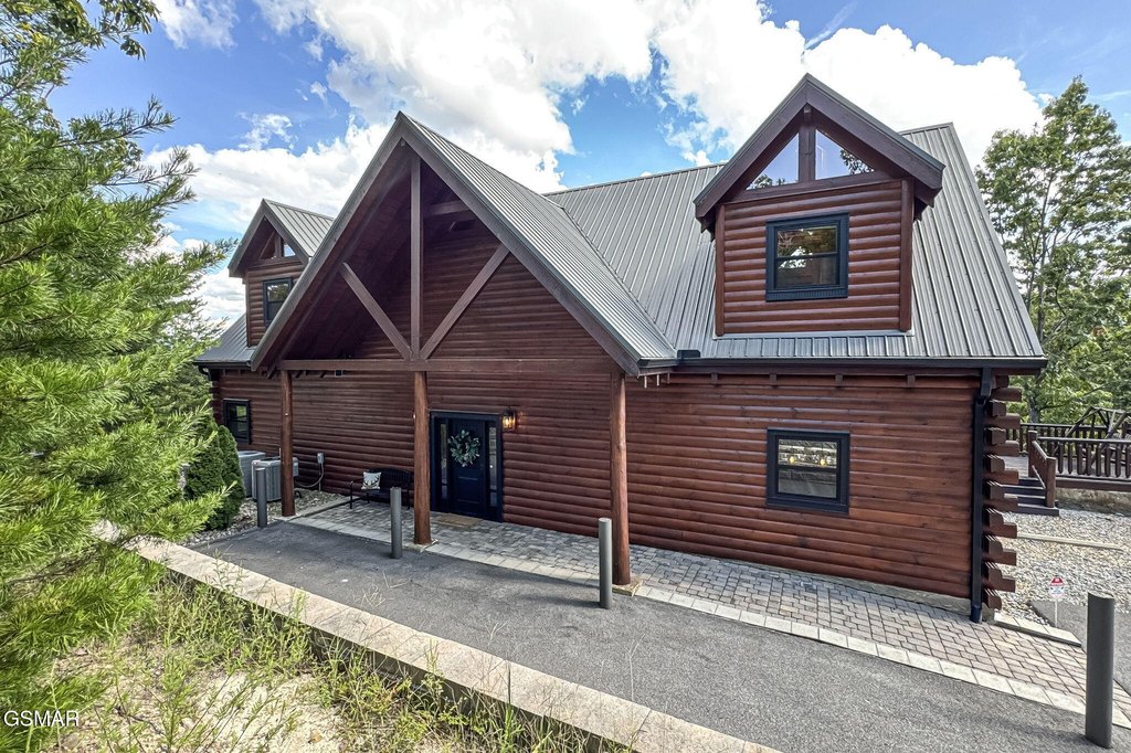 Sevierville, Tennessee, 37876, United States, 3 Bedrooms Bedrooms, ,3.5 BathroomsBathrooms,Residential,Forsale,1960217