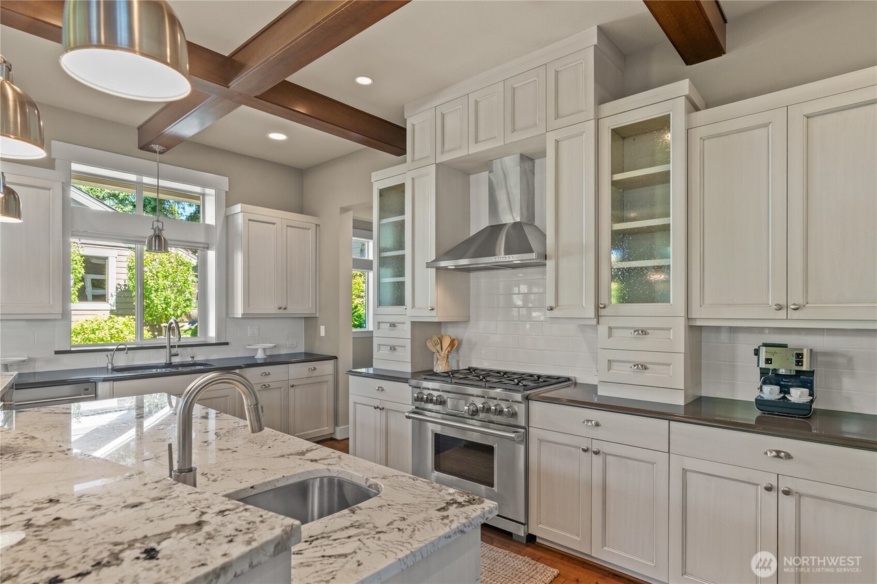 Kirkland, Washington, 98033, United States, 3 Bedrooms Bedrooms, ,3 BathroomsBathrooms,Residential,Forsale,1946229