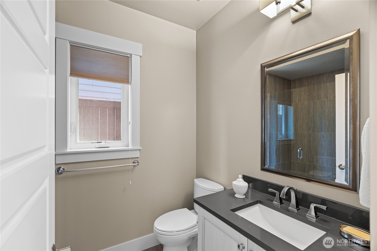 Kirkland, Washington, 98033, United States, 3 Bedrooms Bedrooms, ,3 BathroomsBathrooms,Residential,Forsale,1946229