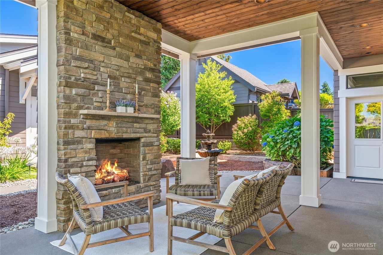 Kirkland, Washington, 98033, United States, 3 Bedrooms Bedrooms, ,3 BathroomsBathrooms,Residential,Forsale,1946229