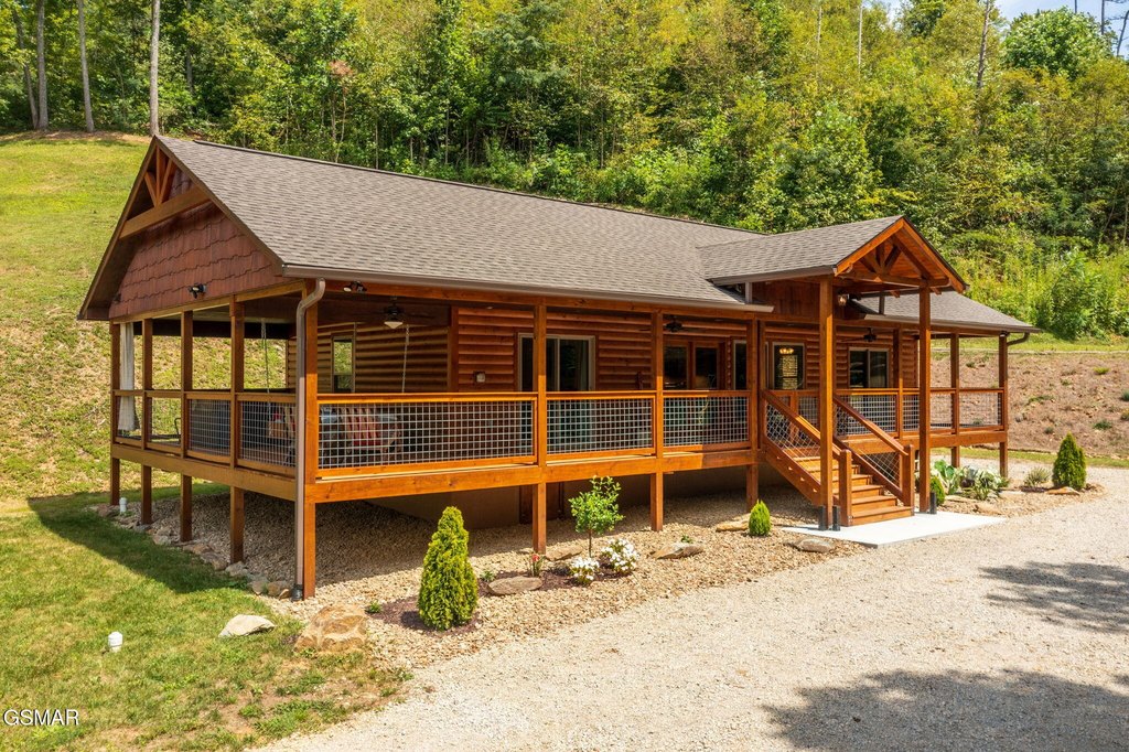 Gatlinburg, Tennessee, 37738, United States, 2 Bedrooms Bedrooms, ,2 BathroomsBathrooms,Residential,Forsale,1960233