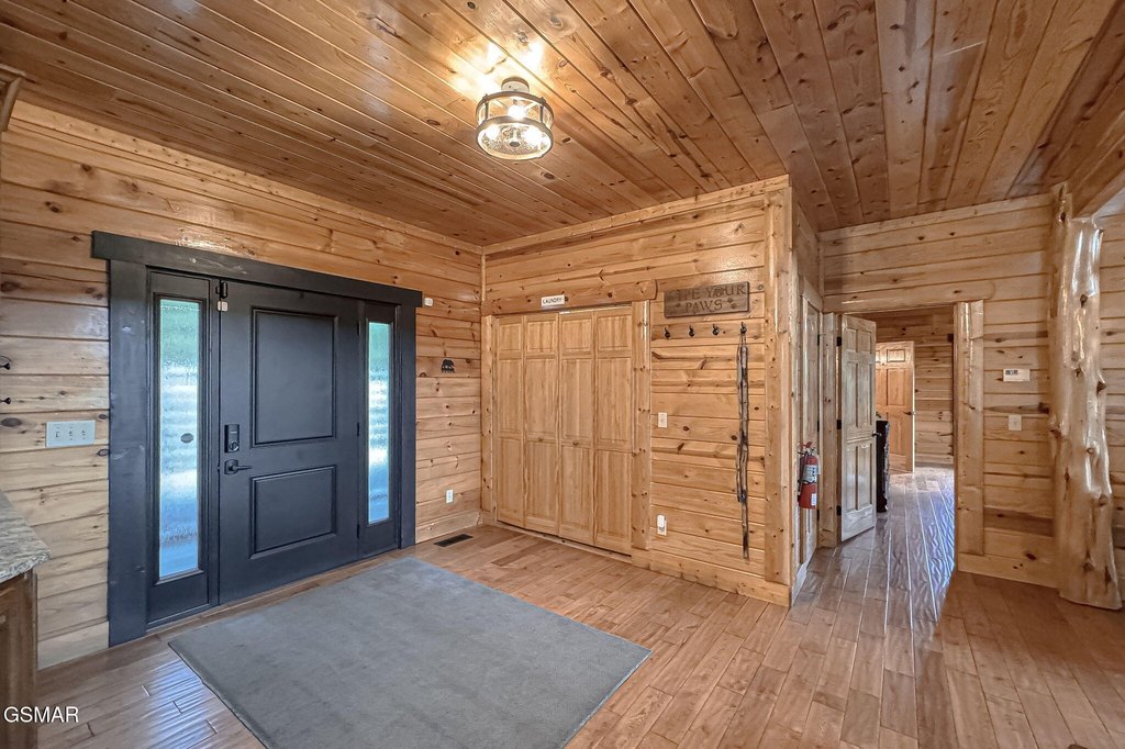 Sevierville, Tennessee, 37876, United States, 3 Bedrooms Bedrooms, ,3.5 BathroomsBathrooms,Residential,Forsale,1960217