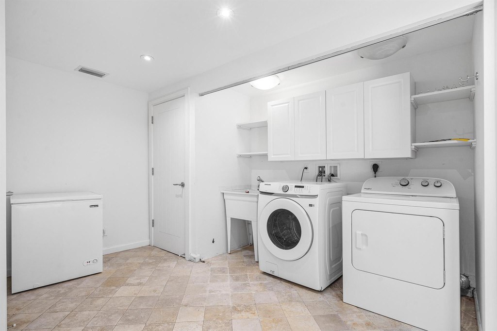 Pompano Beach, Florida, 33062, United States, 4 Bedrooms Bedrooms, ,4.5 BathroomsBathrooms,Residential,Forsale,1886560