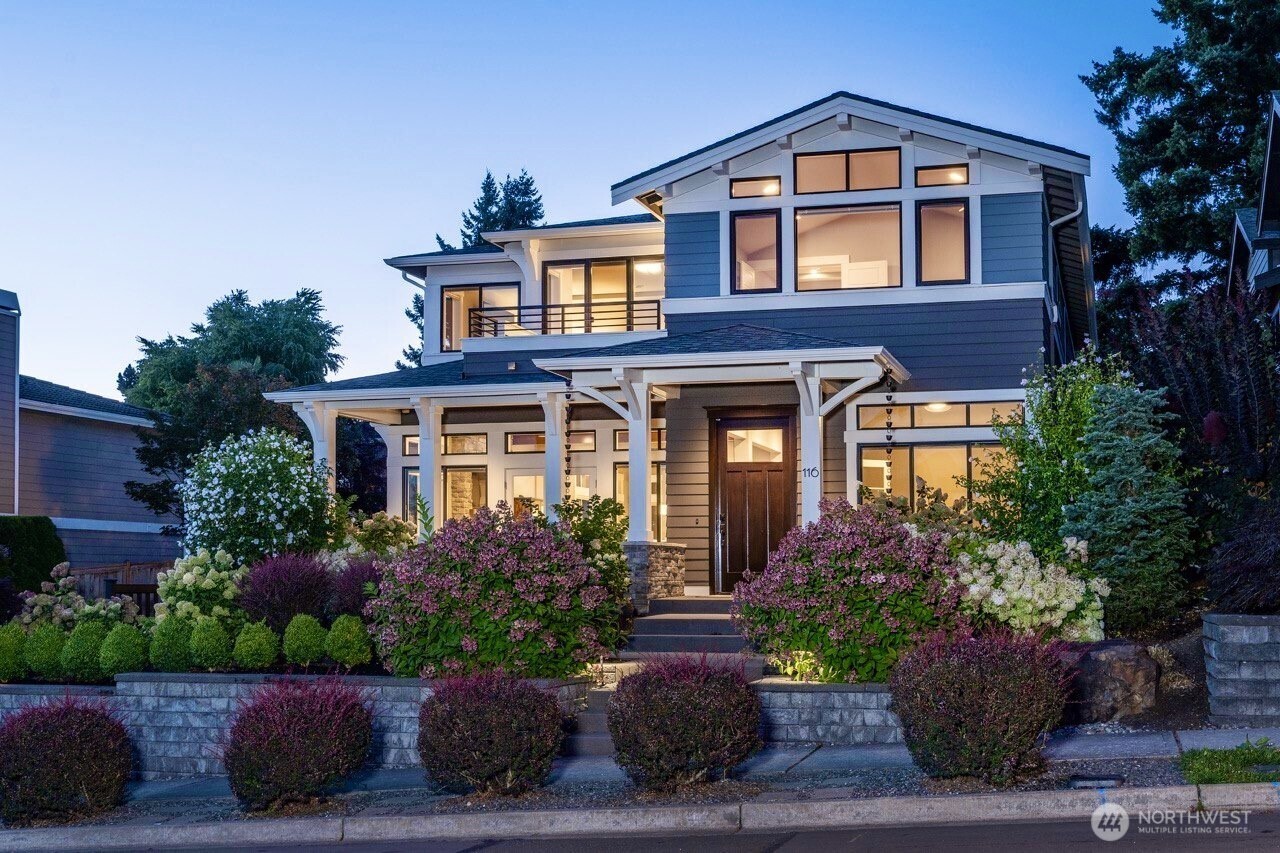 Kirkland, Washington, 98033, United States, 3 Bedrooms Bedrooms, ,3 BathroomsBathrooms,Residential,Forsale,1946229