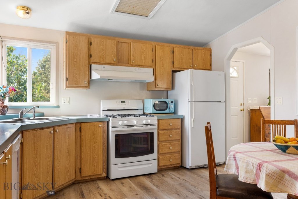 Whitehall, Montana, 59759, United States, 2 Bedrooms Bedrooms, ,2 BathroomsBathrooms,Residential,Forsale,1986969