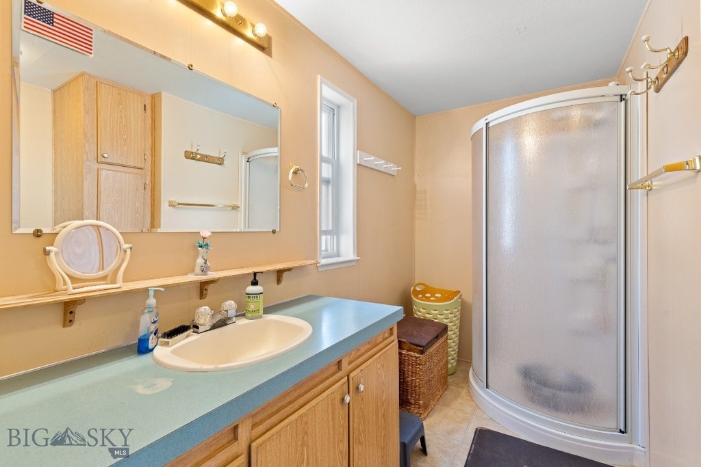 Whitehall, Montana, 59759, United States, 2 Bedrooms Bedrooms, ,2 BathroomsBathrooms,Residential,Forsale,1986969