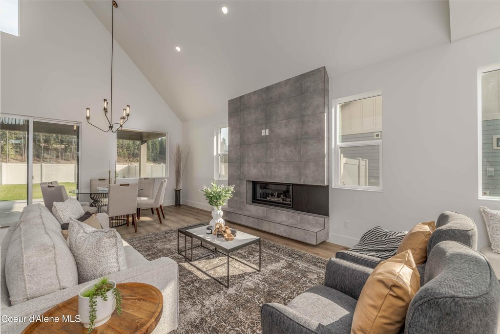 Hayden, Idaho, 83835, United States, 5 Bedrooms Bedrooms, ,4.5 BathroomsBathrooms,Residential,Forsale,1984586