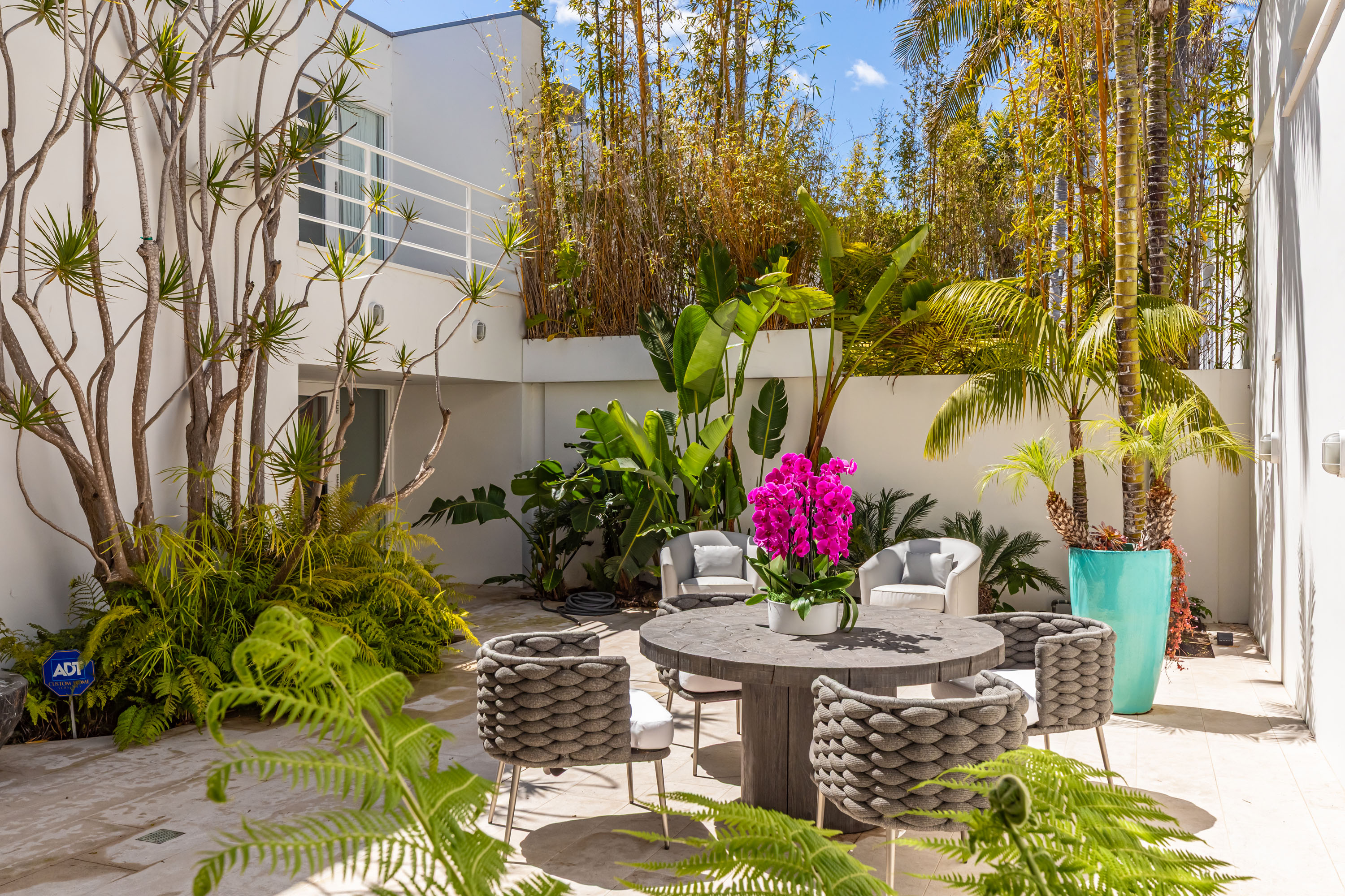 Malibu, California, 90265, United States, 4 Bedrooms Bedrooms, ,5 BathroomsBathrooms,Residential,Forsale,1985957