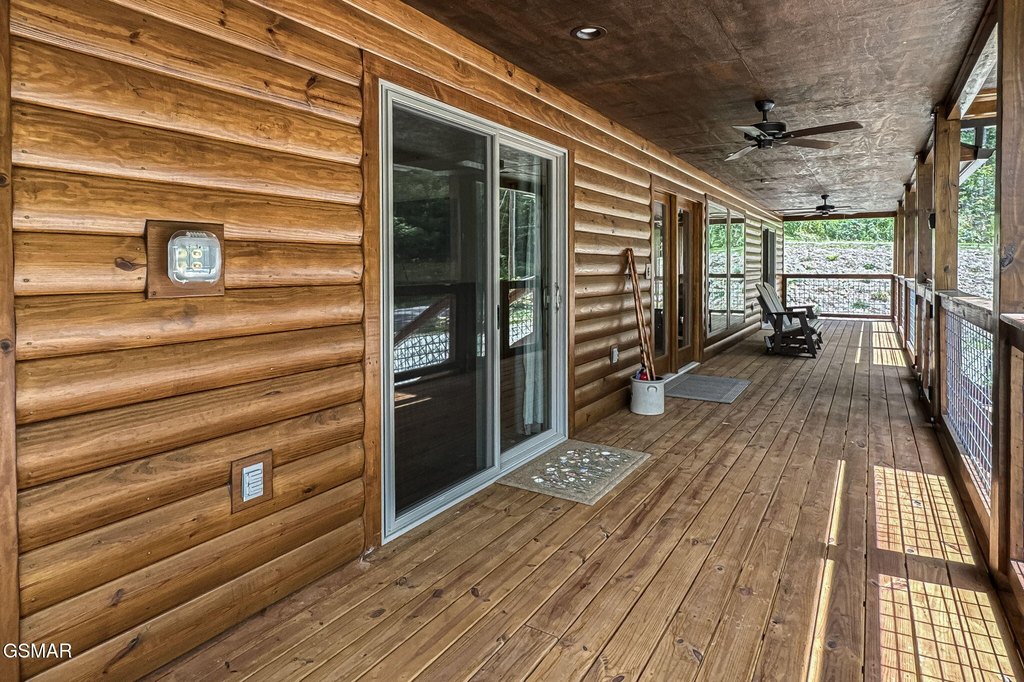 Gatlinburg, Tennessee, 37738, United States, 2 Bedrooms Bedrooms, ,2 BathroomsBathrooms,Residential,Forsale,1960233