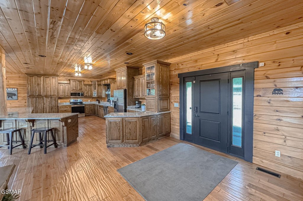 Sevierville, Tennessee, 37876, United States, 3 Bedrooms Bedrooms, ,3.5 BathroomsBathrooms,Residential,Forsale,1960217