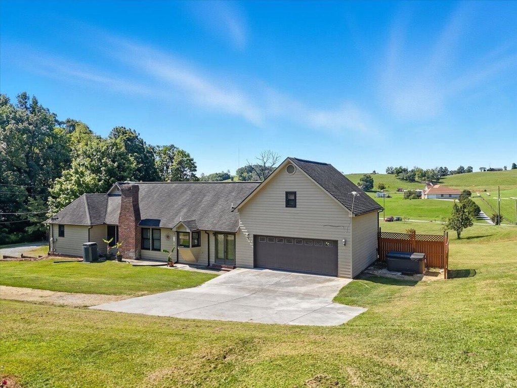 Russellville, Tennessee, 37860, United States, 3 Bedrooms Bedrooms, ,2.5 BathroomsBathrooms,Residential,Forsale,1962207