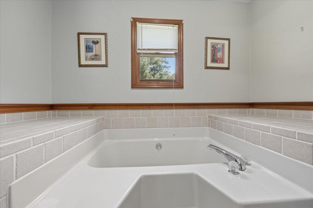 Russellville, Tennessee, 37860, United States, 3 Bedrooms Bedrooms, ,2.5 BathroomsBathrooms,Residential,Forsale,1962207