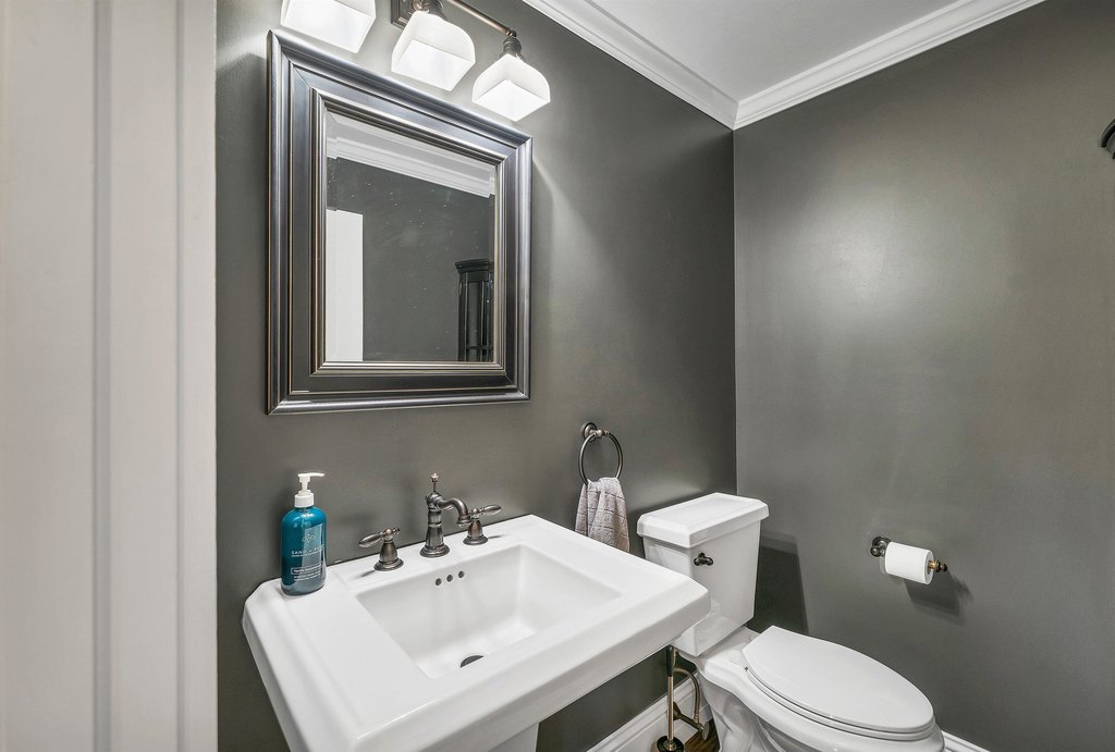 Gilford, New Hampshire, 03249, United States, 3 Bedrooms Bedrooms, ,3.5 BathroomsBathrooms,Residential,Forsale,2004707