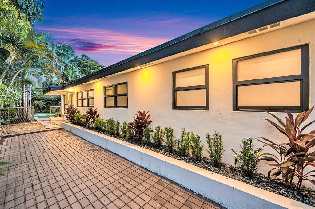 Fort Lauderdale, Florida, 33301, United States, 4 Bedrooms Bedrooms, ,3 BathroomsBathrooms,Residential,Forsale,1960207