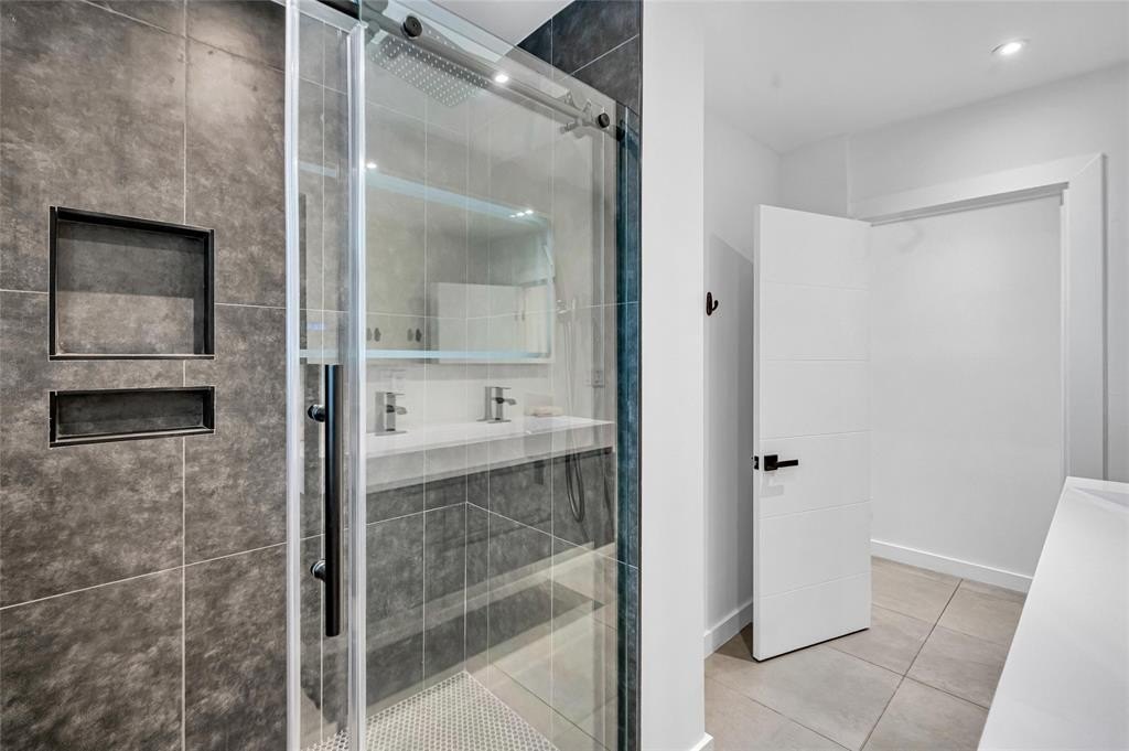 Fort Lauderdale, Florida, 33301, United States, 4 Bedrooms Bedrooms, ,3 BathroomsBathrooms,Residential,Forsale,1960207