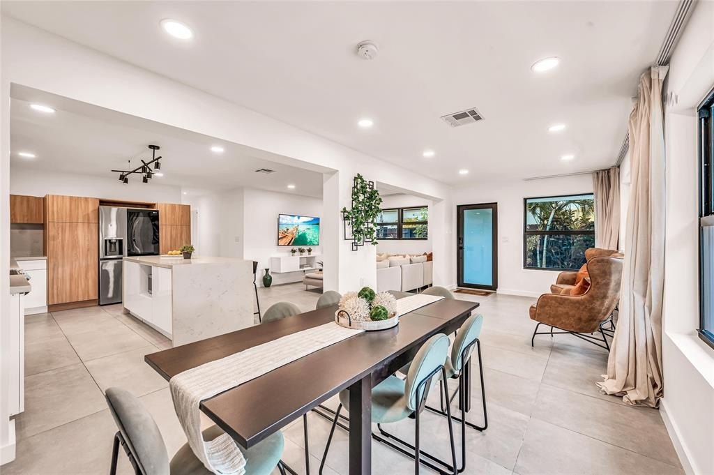 Fort Lauderdale, Florida, 33301, United States, 4 Bedrooms Bedrooms, ,3 BathroomsBathrooms,Residential,Forsale,1960207