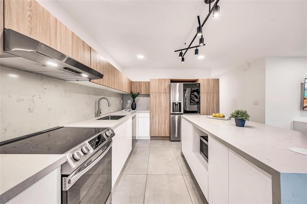 Fort Lauderdale, Florida, 33301, United States, 4 Bedrooms Bedrooms, ,3 BathroomsBathrooms,Residential,Forsale,1960207