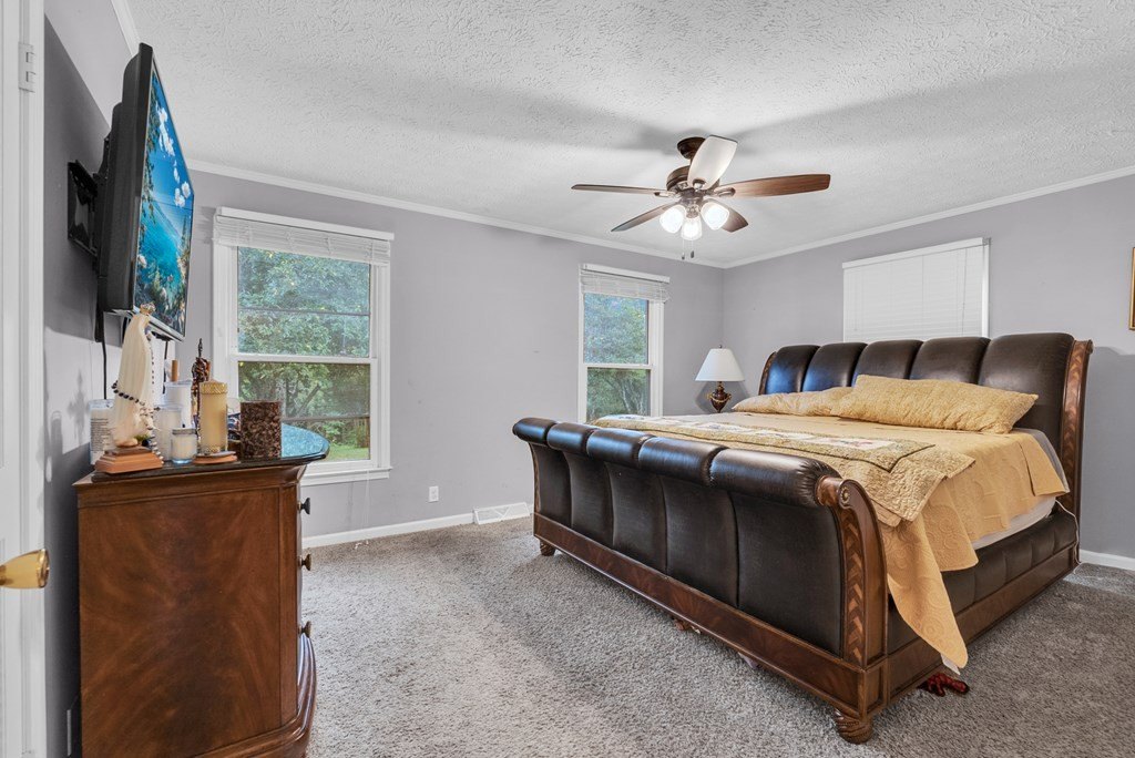 Smithville, Tennessee, 37166, United States, 4 Bedrooms Bedrooms, ,3 BathroomsBathrooms,Residential,Forsale,1960208