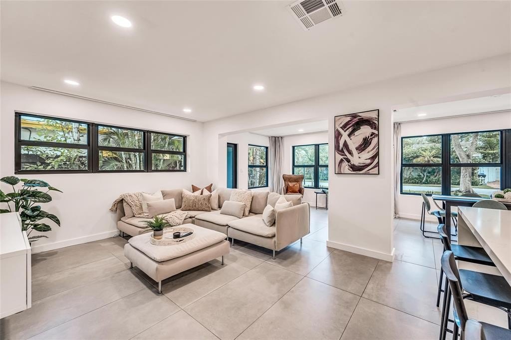 Fort Lauderdale, Florida, 33301, United States, 4 Bedrooms Bedrooms, ,3 BathroomsBathrooms,Residential,Forsale,1960207