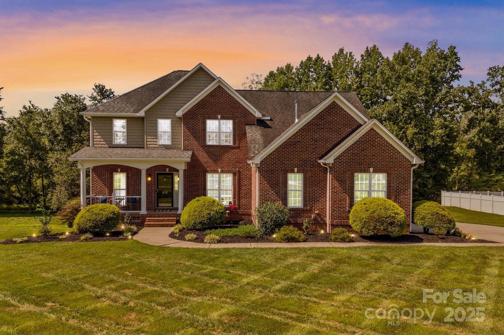 Salisbury, North Carolina, 28147, United States, 3 Bedrooms Bedrooms, ,3.5 BathroomsBathrooms,Residential,Forsale,1953173