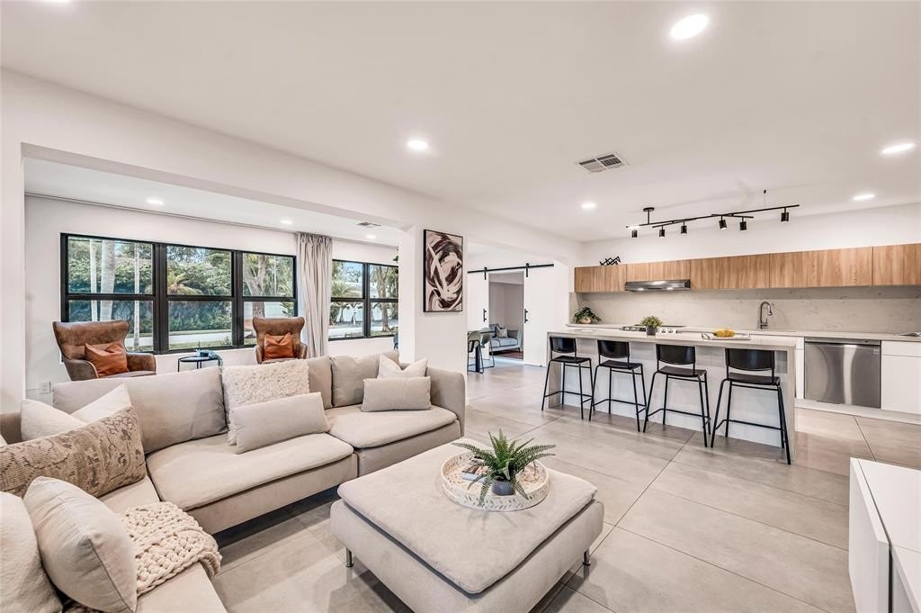 Fort Lauderdale, Florida, 33301, United States, 4 Bedrooms Bedrooms, ,3 BathroomsBathrooms,Residential,Forsale,1960207