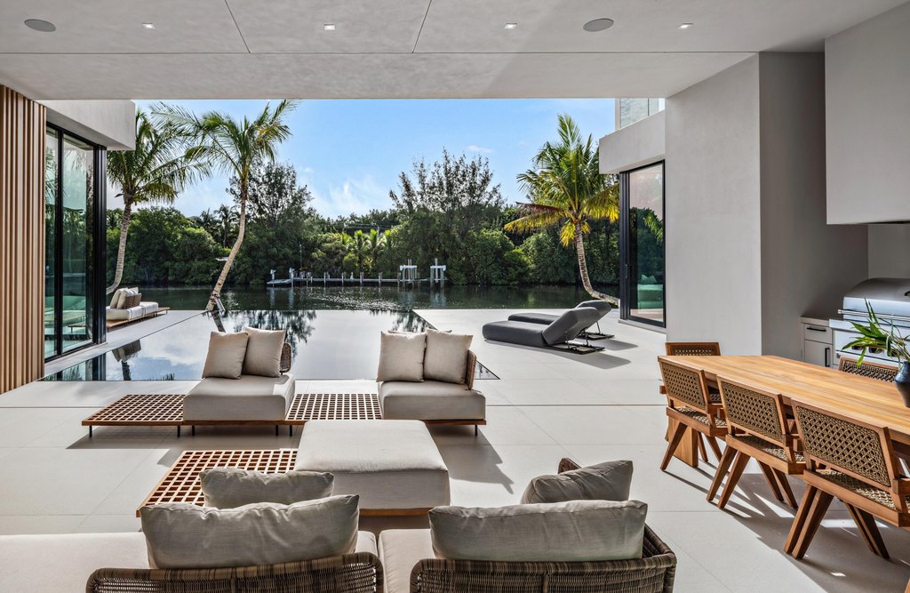 Manalapan, Florida, 33462, United States, 6 Bedrooms Bedrooms, ,6.5 BathroomsBathrooms,Residential,Forsale,1952113