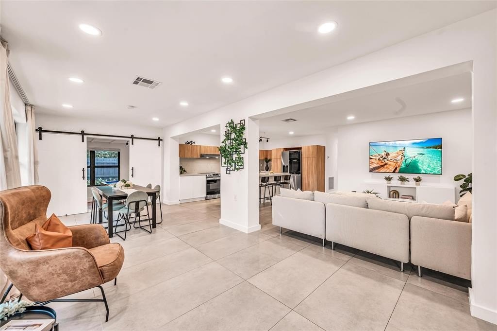 Fort Lauderdale, Florida, 33301, United States, 4 Bedrooms Bedrooms, ,3 BathroomsBathrooms,Residential,Forsale,1960207