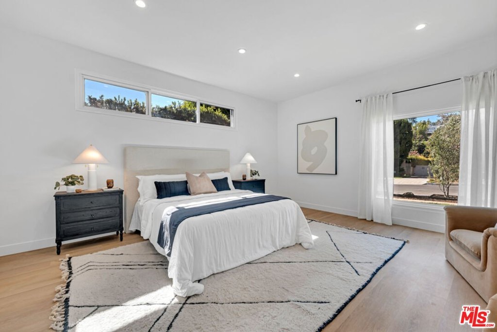 Los Angeles, California, 90049, United States, 5 Bedrooms Bedrooms, ,4 BathroomsBathrooms,Residential,Forsale,1985953