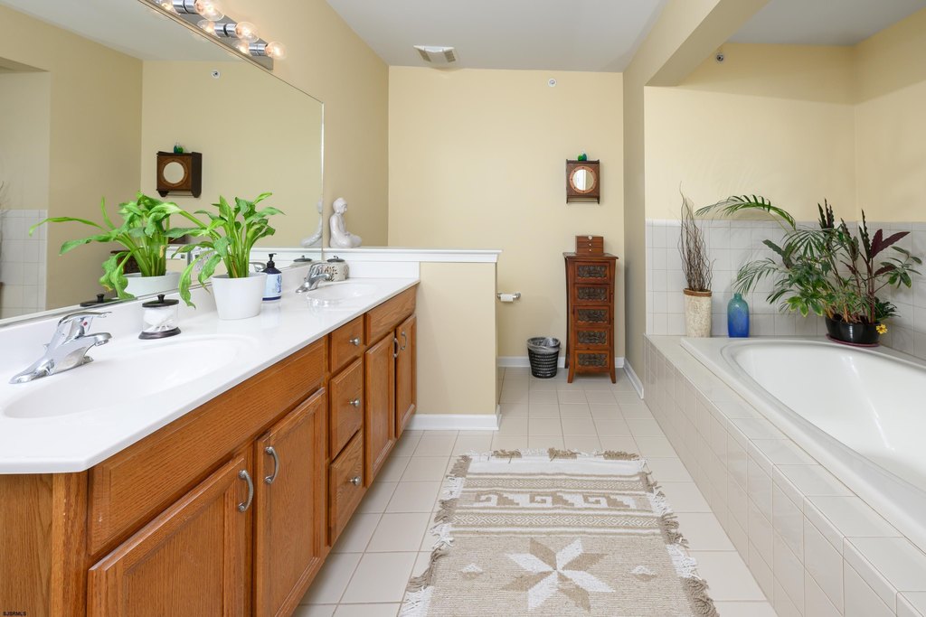 Atlantic City, New Jersey, 08401, United States, 3 Bedrooms Bedrooms, ,2.5 BathroomsBathrooms,Residential,Forsale,1967236