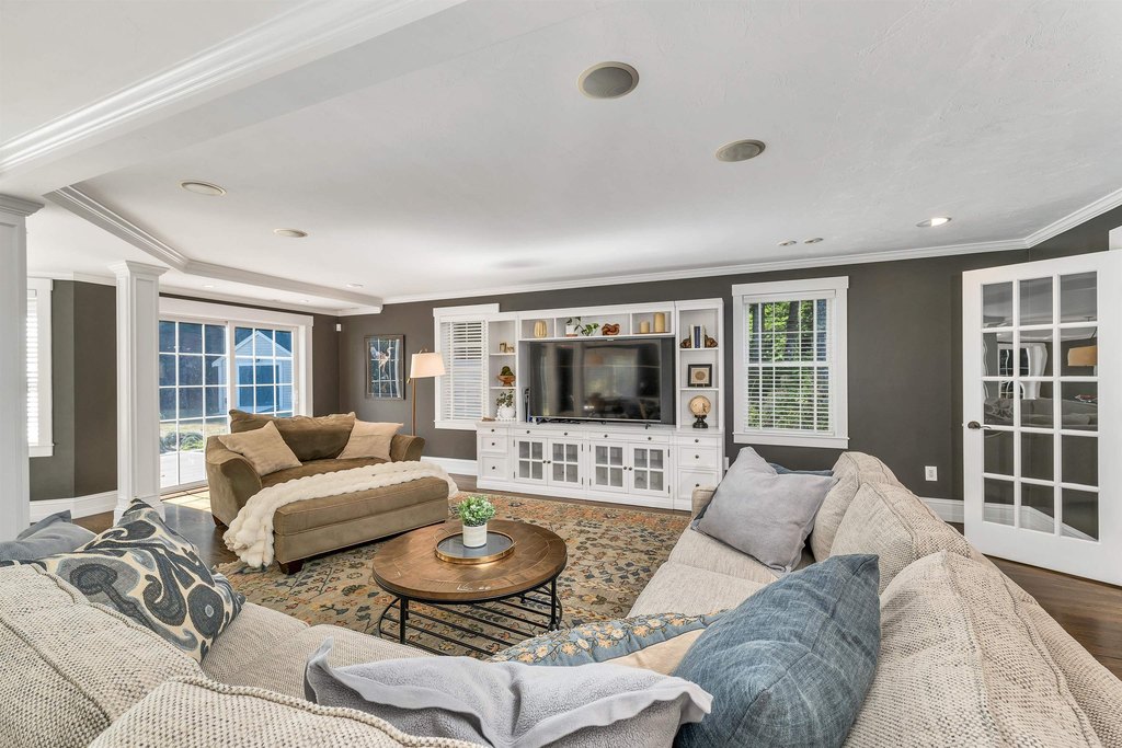 Gilford, New Hampshire, 03249, United States, 3 Bedrooms Bedrooms, ,3.5 BathroomsBathrooms,Residential,Forsale,2004707